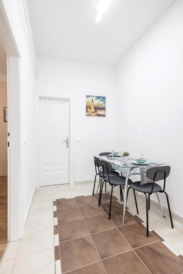 Downtown Tranquility Apartamento Budapeste Exterior foto